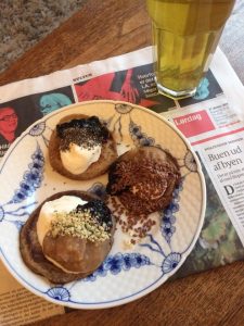 Æblegrød på banan-butterbeans pandekager